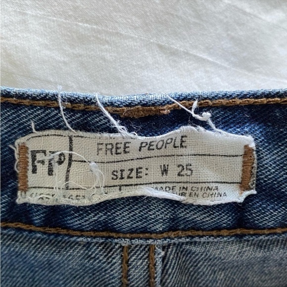 Free People Medium Wash Denim Jean Cutoff Shorts 25 - Picture 6 of 6